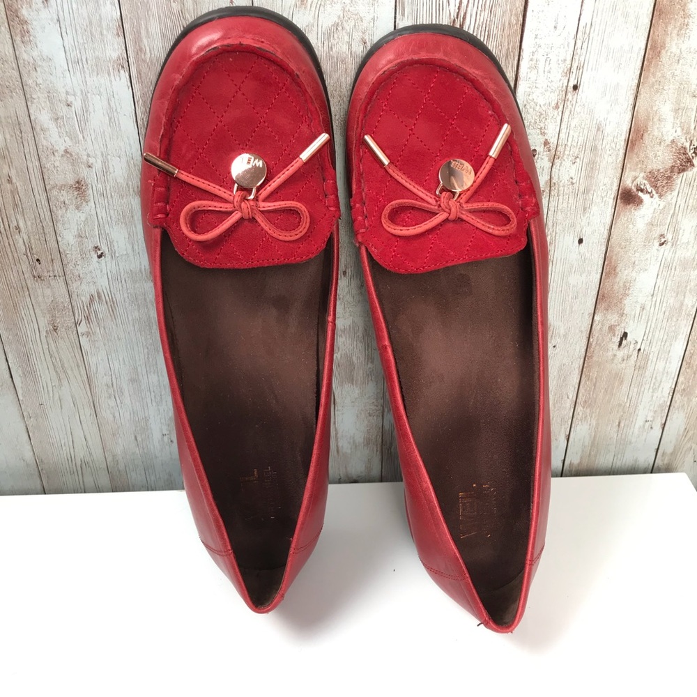 A. Weil sz 10 red leather loafers with bow EUC - Picture 4 of 8